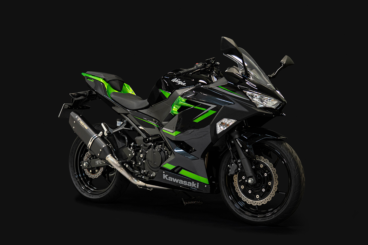 値下げ　トリックスター　IKAZUCHI　スリップオンマフラー　NINJA400ボルトナット類