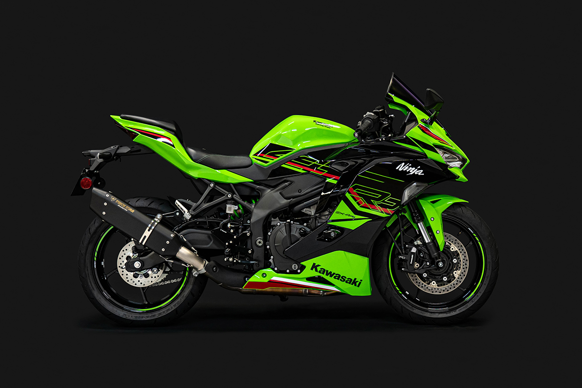 トリックスター　イカズチ　スリップオンマフラーzx4r