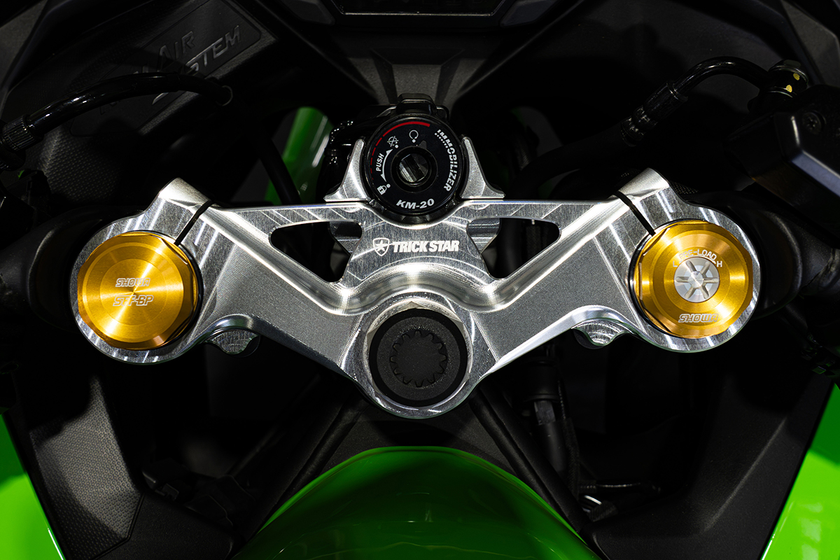 Ninja ZX-25RR ZX-4R トップブリッジ