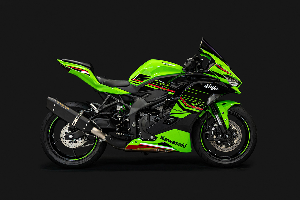 Ninja ZX-25R (23-24)レーシングスリップオンマフラーIKAZUCHI