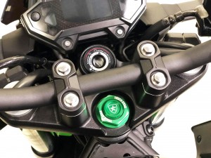 Z250,400(19~)　ステムナット　グリーン