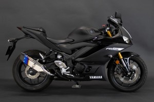 YZF-R25 (18-20)　政府認証スリップオンマフラーIKAZUCHI 焼ステンレス