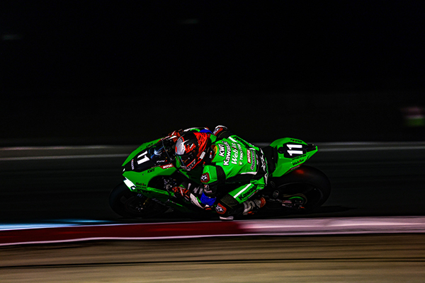 ラーホルアクティwinner O.S.SPEED R2104 1/8レーシングカー世界選手権優勝！